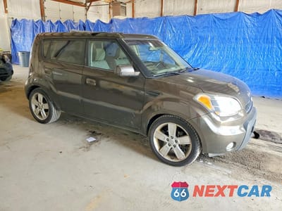 Czwarte zdjęcie samochodu z boku: 2010 KIA SOUL + VIN:KNDJT2A24A7132095 - miniatura