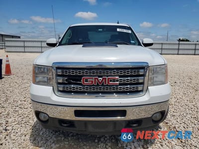 Piąte zdjęcie samochodu w środku: 2014 GMC SIERRA C2500 SLT VIN:1GT111CG0EF173330 - miniatura