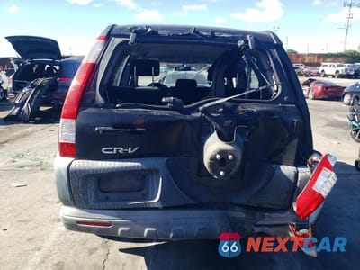 Zdjęcie 6 z 12 samochodu: 2005 HONDA CR-V LX VIN:JHLRD68555C006982 - miniatura