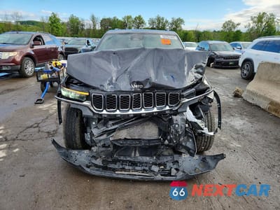 Piąte zdjęcie samochodu w środku: 2024 JEEP GRAND CHEROKEE LAREDO VIN:1C4RJHAG6RC254841 - miniatura