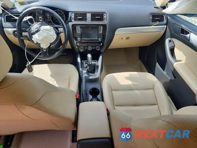 Zdjęcie 8 z 12 samochodu: 2016 VOLKSWAGEN JETTA HYBRID VIN:3VW637AJ3GM419563 - miniatura