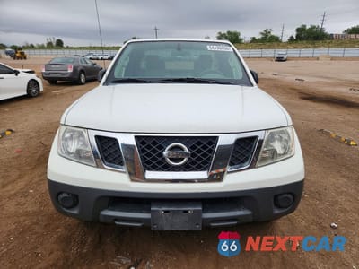 Piąte zdjęcie samochodu w środku: 2015 NISSAN FRONTIER S VIN:1N6BD0CTXFN753899 - miniatura
