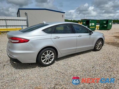 Trzecie zdjęcie samochodu z tyłu: 2019 FORD FUSION SE VIN:3FA6P0HD1KR198142 - miniatura