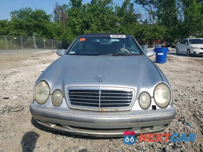 Piąte zdjęcie samochodu w środku: 1999 MERCEDES-BENZ CLK 320 VIN:WDBLK65G3XT004843 - miniatura