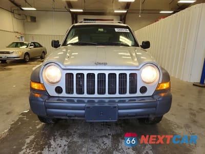 Piąte zdjęcie samochodu w środku: 2007 JEEP LIBERTY SPORT VIN:1J4GL48K77W510432 - miniatura
