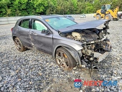 Czwarte zdjęcie samochodu z boku: 2015 MERCEDES-BENZ GLA 250 4MATIC VIN:WDCTG4GB8FJ030805 - miniatura
