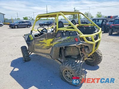 Trzecie zdjęcie samochodu z tyłu: 2013 POLARIS RZR 900 XP UTILITY VEHICLE VIN:4XAJT9EA6DF252718 - miniatura