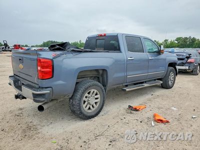 Trzecie zdjęcie samochodu z tyłu: 2016 CHEVROLET SILVERADO 2500 LTZ 4WD 6.6L TDSL VIN:1GC1KWE82GF115920 - miniatura
