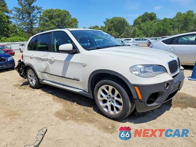 Czwarte zdjęcie samochodu z boku: 2013 BMW X5 XDRIVE35I VIN:5UXZV4C54D0B17627 - miniatura