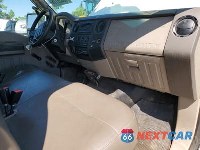 Zdjęcie 8 z 12 samochodu: 2008 FORD F550 SUPER DUTY VIN:1FDAF57RX8EE22310 - miniatura
