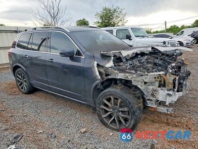 Czwarte zdjęcie samochodu z boku: 2019 VOLVO XC90 T6 MOMENTUM VIN:YV4A22PKXK1475957 - miniatura