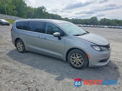 Czwarte zdjęcie samochodu z boku: 2017 CHRYSLER PACIFICA TOURING VIN:2C4RC1DGXHR695133 - miniatura