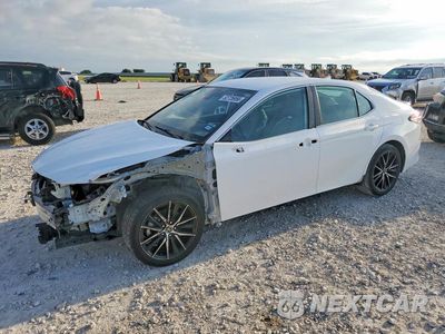2022 TOYOTA CAMRY SE 4T1G11AK7NU690827 - główne zdjęcie licytacji z USA - miniatura