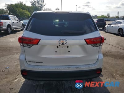 Zdjęcie 6 z 13 samochodu: 2019 TOYOTA HIGHLANDER LE VIN:5TDZARFH5KS060135 - miniatura