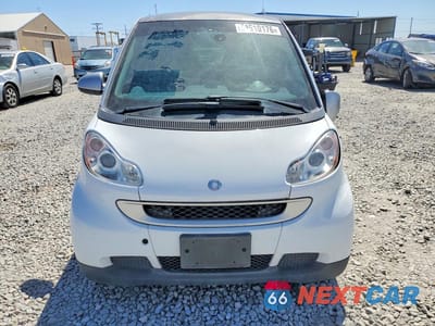 Piąte zdjęcie samochodu w środku: 2012 SMART FORTWO PURE VIN:WMEEJ3BA3CK573821 - miniatura