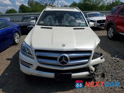 Piąte zdjęcie samochodu w środku: 2016 MERCEDES-BENZ GL 450 4MATIC VIN:4JGDF6EEXGA659632 - miniatura