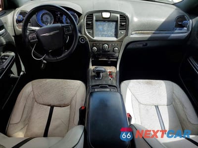 Zdjęcie 8 z 13 samochodu: 2014 CHRYSLER 300 VIN:2C3CCAAG7EH343269 - miniatura