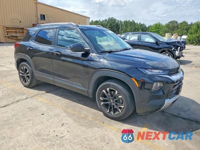 Czwarte zdjęcie samochodu z boku: 2022 CHEVROLET TRAILBLAZER LT VIN:KL79MPSL1NB077268 - miniatura