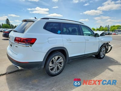 Trzecie zdjęcie samochodu z tyłu: 2021 VOLKSWAGEN ATLAS SE VIN:1V2HR2CA4MC554475 - miniatura