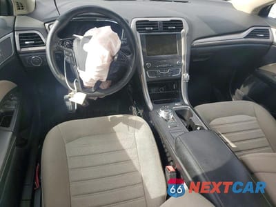 Zdjęcie 8 z 13 samochodu: 2020 FORD FUSION S VIN:3FA6P0G72LR238399 - miniatura