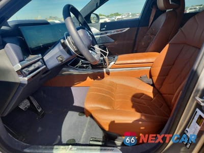 Zdjęcie 7 z 12 samochodu: 2025 BMW 760 XI VIN:WBA33EJ09SCU62653 - miniatura