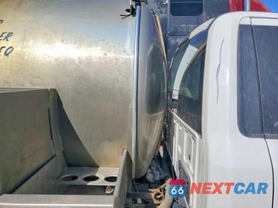 Zdjęcie 10 z 12 samochodu: 2018 FORD F550 SUPER DUTY VIN:1FDUF5GT8JDA04185 - miniatura