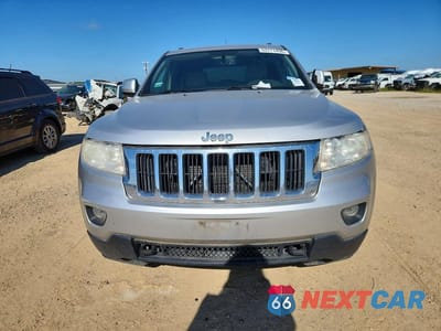 Piąte zdjęcie samochodu w środku: 2011 JEEP GRAND CHEROKEE LAREDO VIN:1J4RR4GT7BC509843 - miniatura