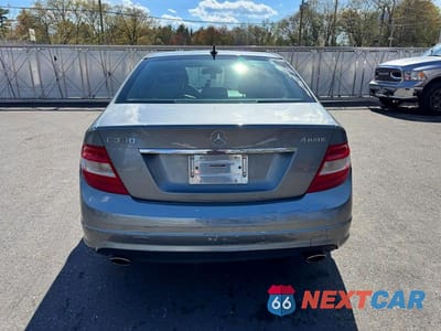 Piąte zdjęcie samochodu w środku: 2010 MERCEDES-BENZ C 300 4MATIC VIN:WDDGF8BB7AF451845 - miniatura