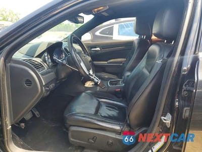 Zdjęcie 7 z 12 samochodu: 2014 CHRYSLER 300 VIN:2C3CCAAG5EH161912 - miniatura