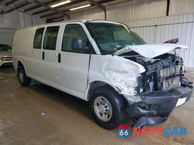 Czwarte zdjęcie samochodu z boku: 2017 CHEVROLET EXPRESS 2500 CARGO DELIVERY VAN VIN:1GCWGBFF9H1113013 - miniatura