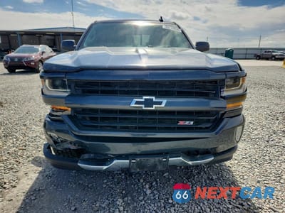 Piąte zdjęcie samochodu w środku: 2018 CHEVROLET SILVERADO K1500 LT VIN:3GCUKREC7JG347485 - miniatura