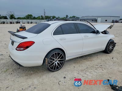 Trzecie zdjęcie samochodu z tyłu: 2018 MERCEDES-BENZ C 300 4MATIC VIN:55SWF4KB0JU248197 - miniatura