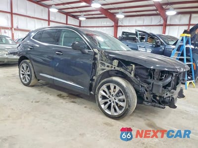 Czwarte zdjęcie samochodu z boku: 2023 BUICK ENVISION AVENIR VIN:LRBFZRR49PD029749 - miniatura