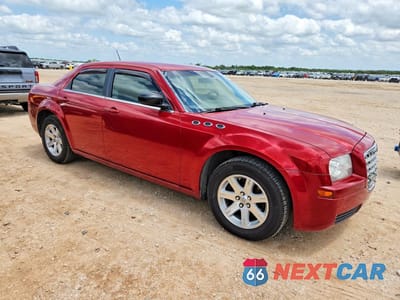Czwarte zdjęcie samochodu z boku: 2008 CHRYSLER 300 LX VIN:2C3KA43R58H219846 - miniatura