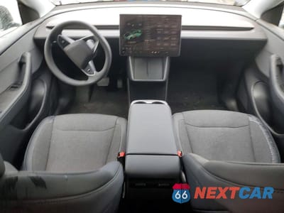 Zdjęcie 8 z 12 samochodu: 2026 TESLA MODEL Y VIN:7SAYGDEE1TA639794 - miniatura