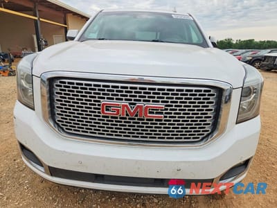 Piąte zdjęcie samochodu w środku: 2017 GMC YUKON DENALI VIN:1GKS1CKJ1HR188665 - miniatura