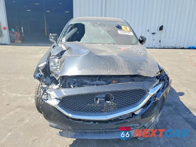 Piąte zdjęcie samochodu w środku: 2019 MAZDA CX-5 SPORT VIN:JM3KFABM8K1548586 - miniatura