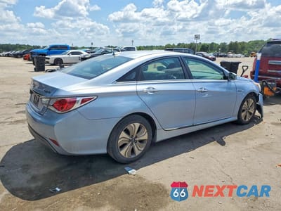 Trzecie zdjęcie samochodu z tyłu: 2013 HYUNDAI SONATA HYBRID VIN:KMHEC4A46DA075769 - miniatura