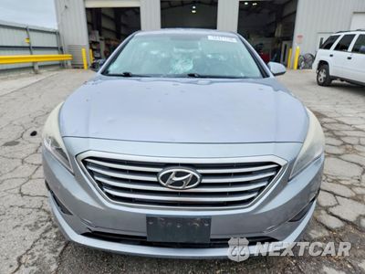 Piąte zdjęcie samochodu w środku: 2015 HYUNDAI SONATA SE VIN:5NPE24AF8FH238037 - miniatura