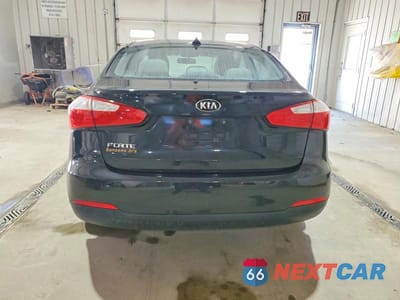 Zdjęcie 6 z 12 samochodu: 2016 KIA FORTE LX VIN:KNAFK4A69G5540049 - miniatura