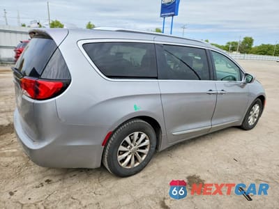 Trzecie zdjęcie samochodu z tyłu: 2018 CHRYSLER PACIFICA TOURING L VIN:2C4RC1BG0JR192929 - miniatura