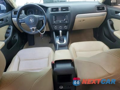 Zdjęcie 8 z 12 samochodu: 2013 VOLKSWAGEN JETTA HYBRID VIN:3VW637AJ2DM229443 - miniatura