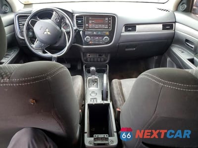 Zdjęcie 8 z 12 samochodu: 2018 MITSUBISHI OUTLANDER SE VIN:JA4AD3A38JJ005441 - miniatura