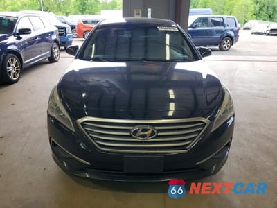 Piąte zdjęcie samochodu w środku: 2017 HYUNDAI SONATA SE VIN:5NPE24AF0HH535497 - miniatura