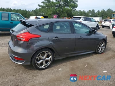Trzecie zdjęcie samochodu z tyłu: 2016 FORD FOCUS ST VIN:1FADP3L91GL308849 - miniatura