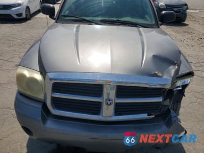 Zdjęcie 11 z 12 samochodu: 2005 DODGE DAKOTA QUAD SLT VIN:1D7HE48N25S119343 - miniatura