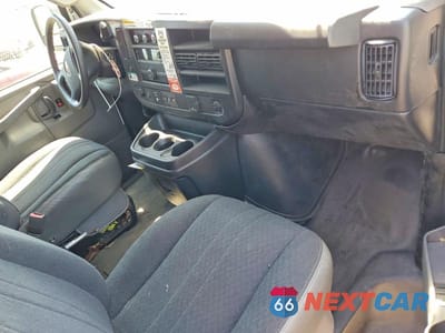 Zdjęcie 8 z 13 samochodu: 2023 GMC SAVANA G2500 VIN:1GTW7AFP1P1238220 - miniatura