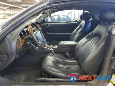 Zdjęcie 7 z 12 samochodu: 2003 JAGUAR XK8 VIN:SAJDA42C232A32507 - miniatura