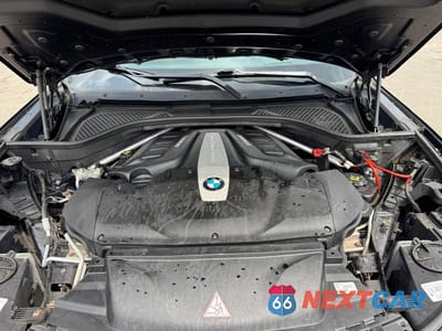 Zdjęcie 8 z 13 samochodu: 2015 BMW X5 XDRIVE50I VIN:5UXKR6C54F0J74895 - miniatura