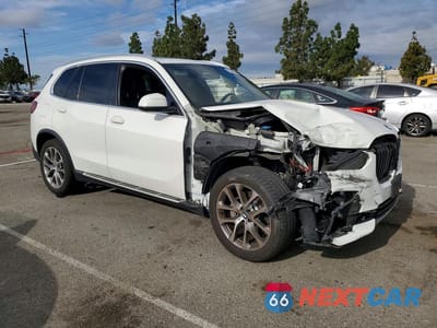 Czwarte zdjęcie samochodu z boku: 2020 BMW X5 SDRIVE 40I VIN:5UXCR4C03L9B57125 - miniatura